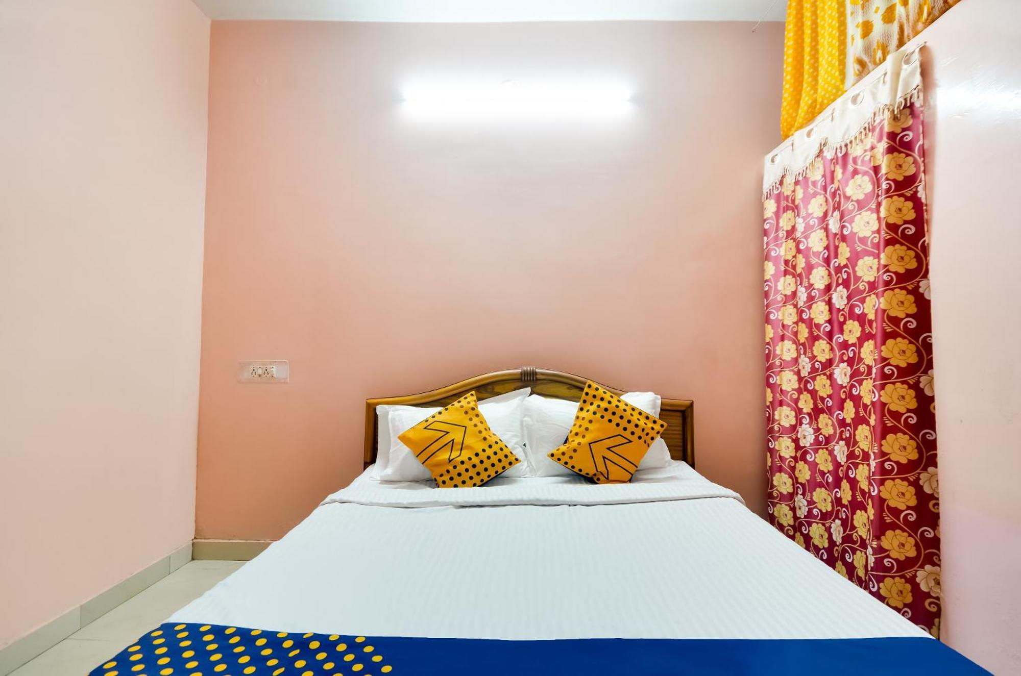 SPOT ON 69092 Sri Murugan Lodge Coimbatore Bagian luar foto